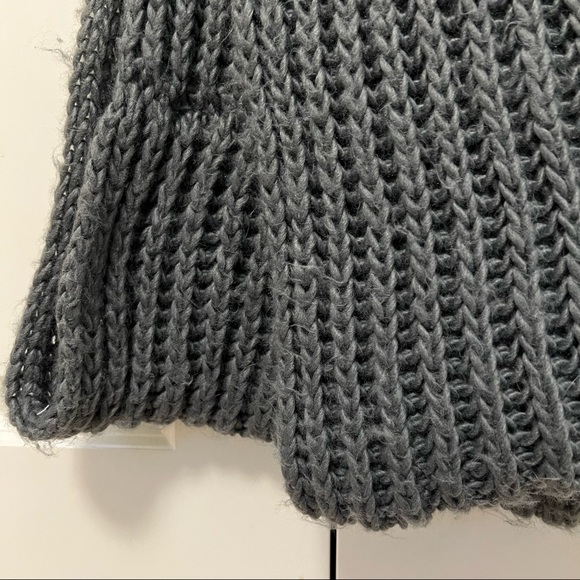 Infinity Scarf | Knitted - Picture 3 of 3
